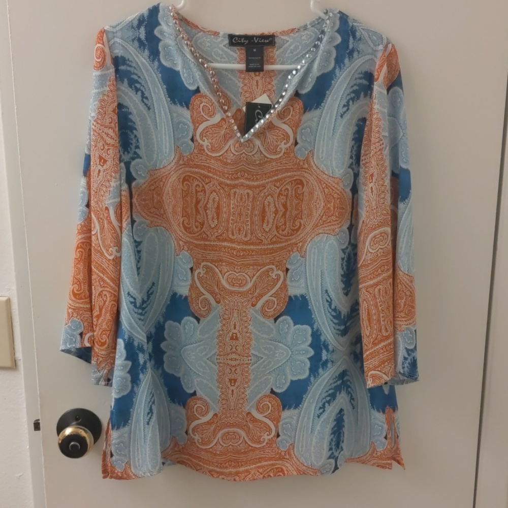 BNWT City view blouse
